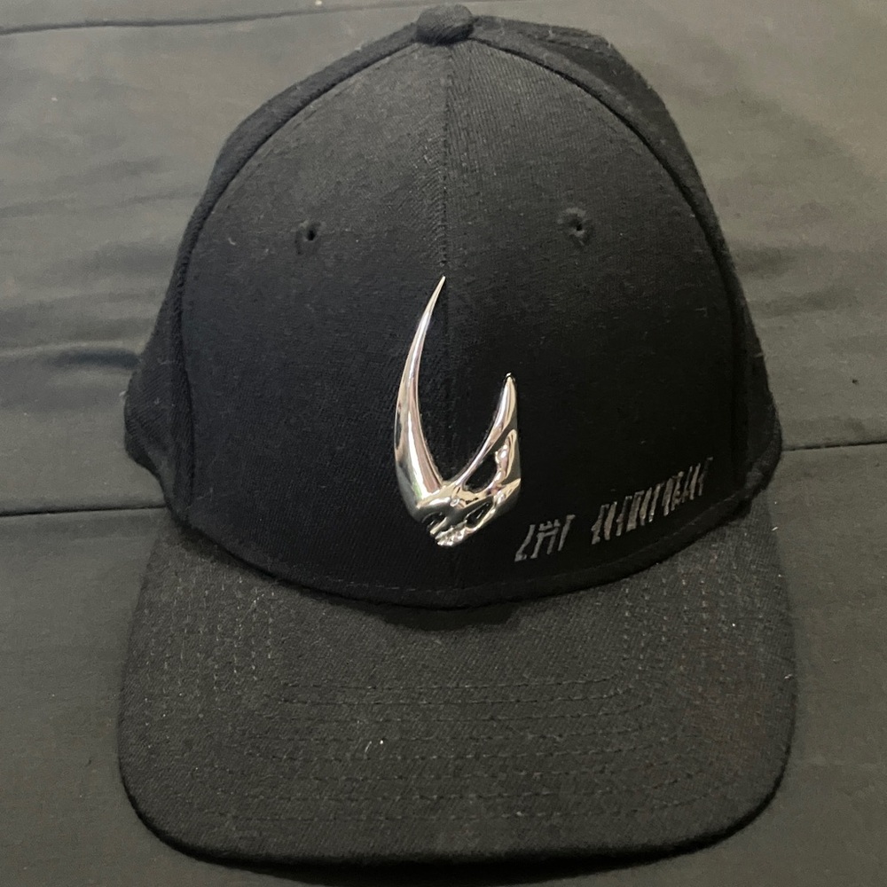 Heros and Villians Star Wars Mandalorian Mudhorn Black Cap with Silver Logo